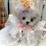 09.吉川照美「クリスマスローズ」24,200円（税込）