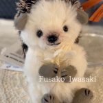 08.岩崎夫佐子 ハリネズミ グレーの手足の仔